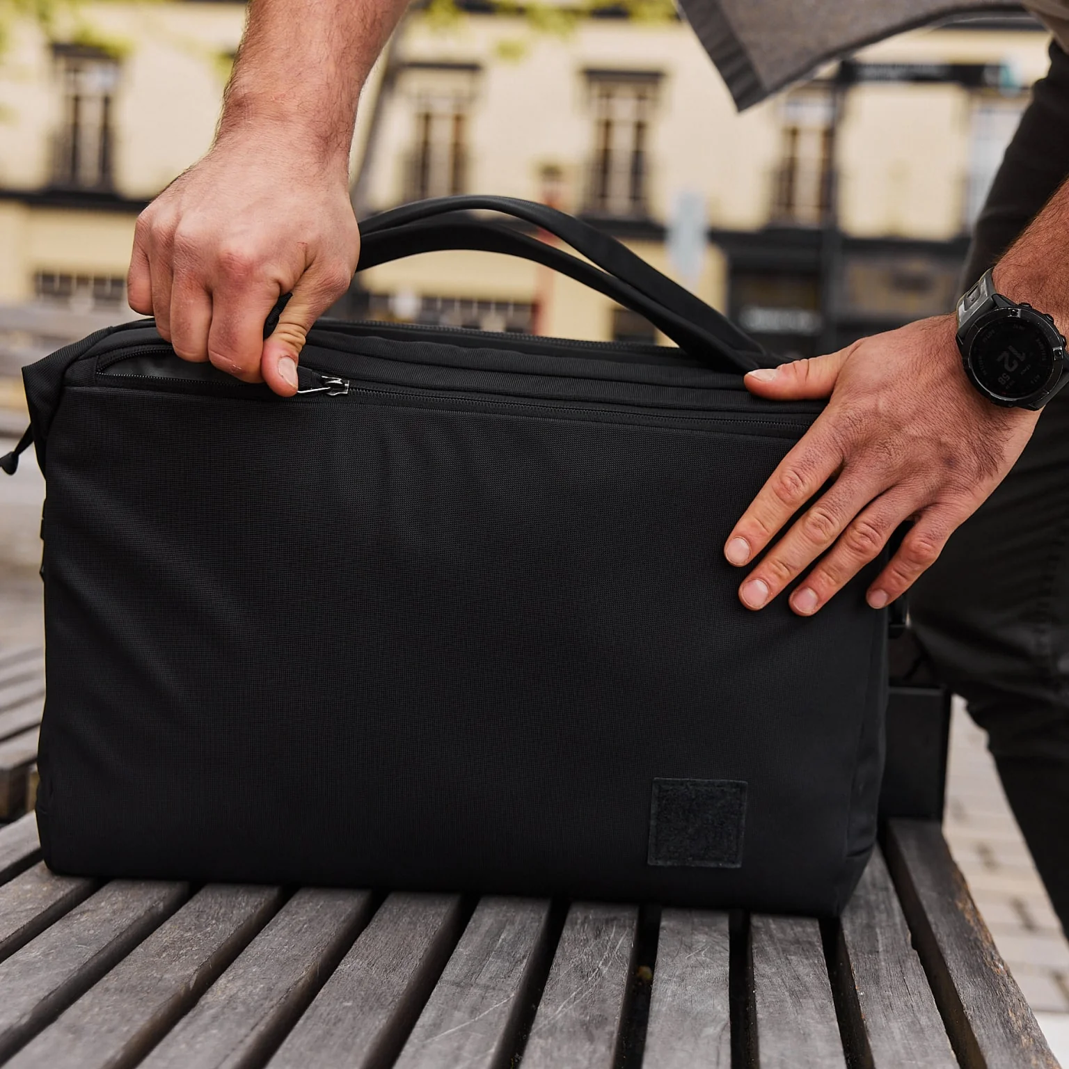 Transit Briefcase 20L - Image 24