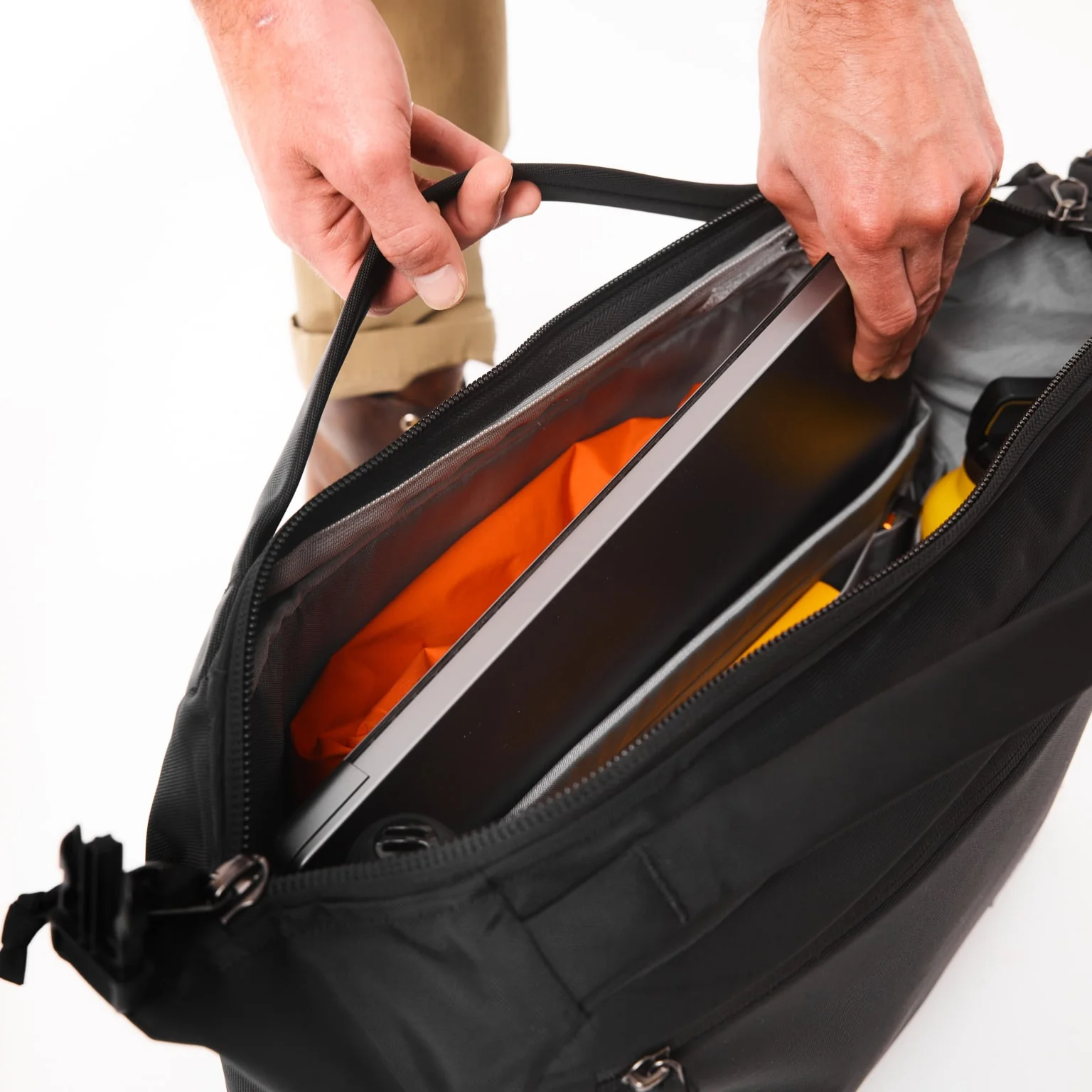 Transit Briefcase 20L - Image 8